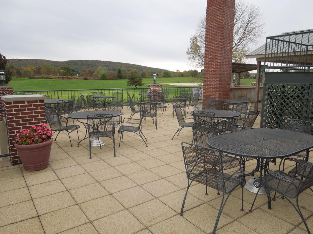 Hotel Bridges Guest Quarters Abbottstown Exterior foto